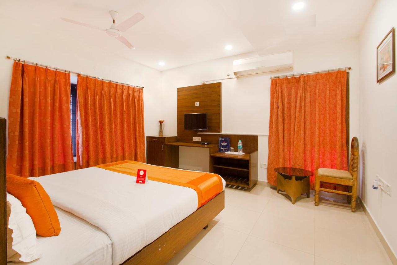 Vaccinated Staff - Oyo 11400 The Down Town Suites Hyderabad Exterior foto