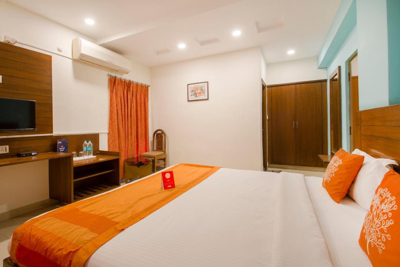 Vaccinated Staff - Oyo 11400 The Down Town Suites Hyderabad Exterior foto